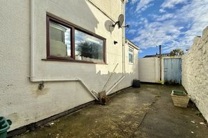 Rear Courtyard Garden- click for photo gallery